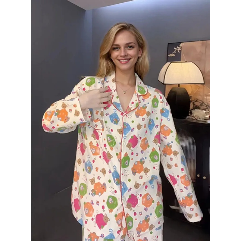 Long-sleeved pajama set with bear pattern that can be worn outside as home wear