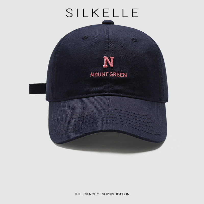 Peaked Cap: N letter