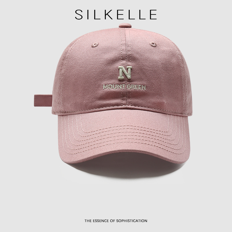 Peaked Cap: N letter