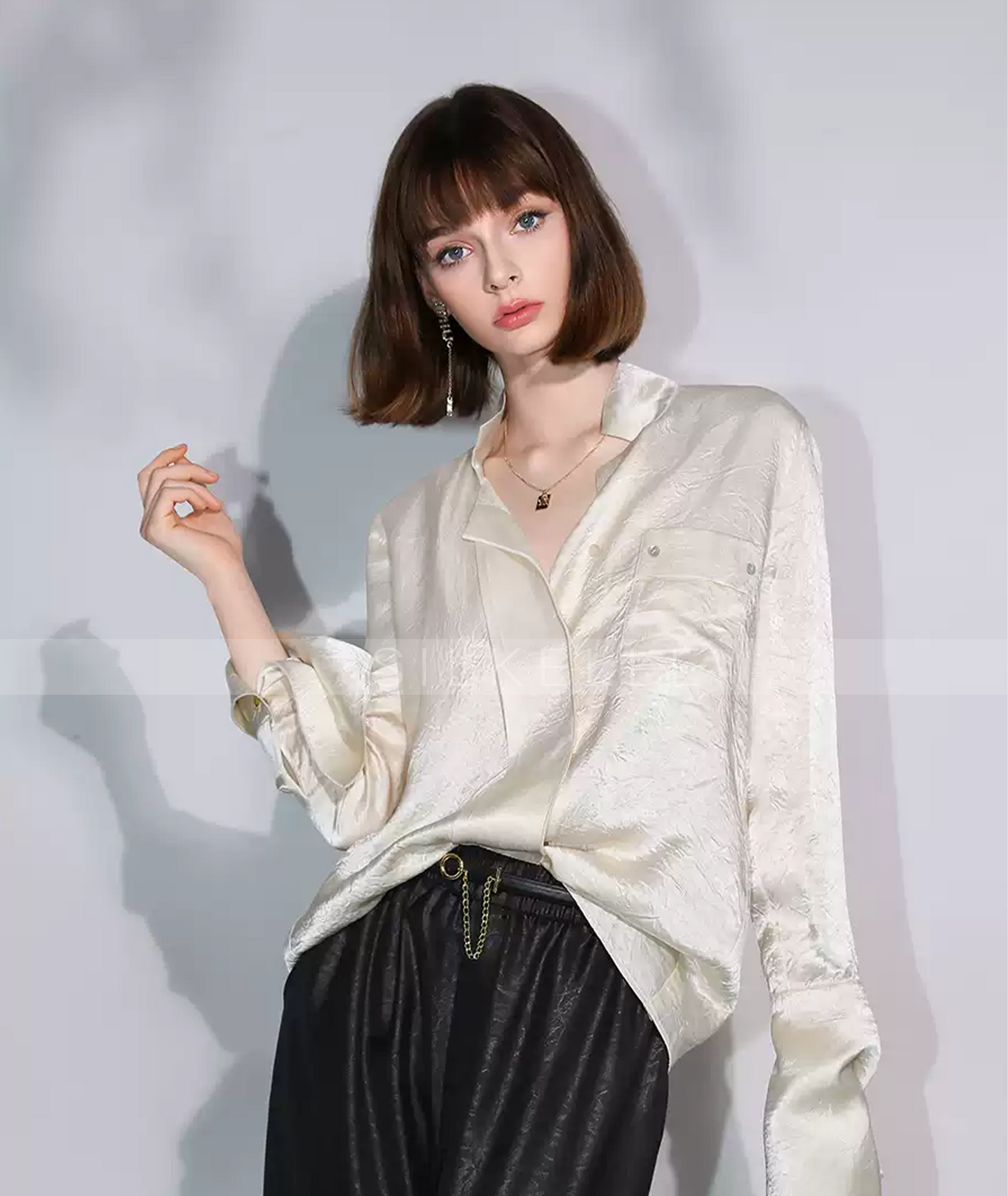 Pleated silky draped horseshoe sleeve autumn shirt