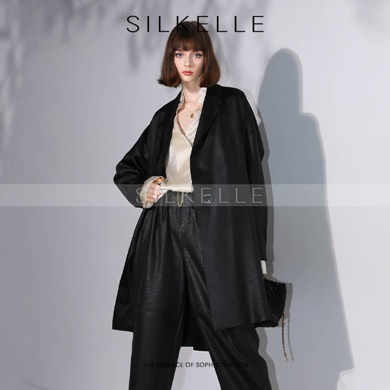 Pleated silky draped horseshoe sleeve autumn shirt