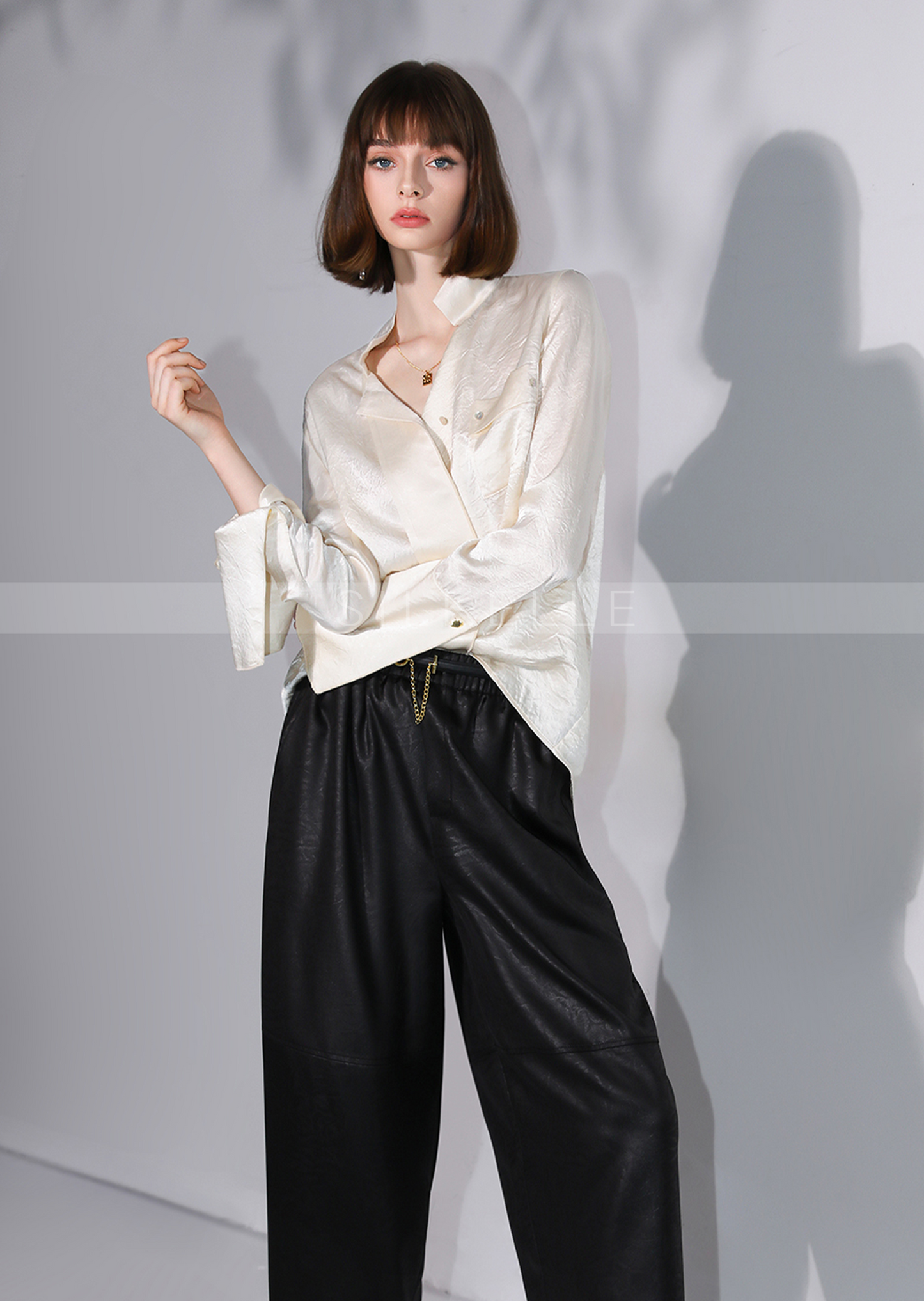 Pleated silky draped horseshoe sleeve autumn shirt